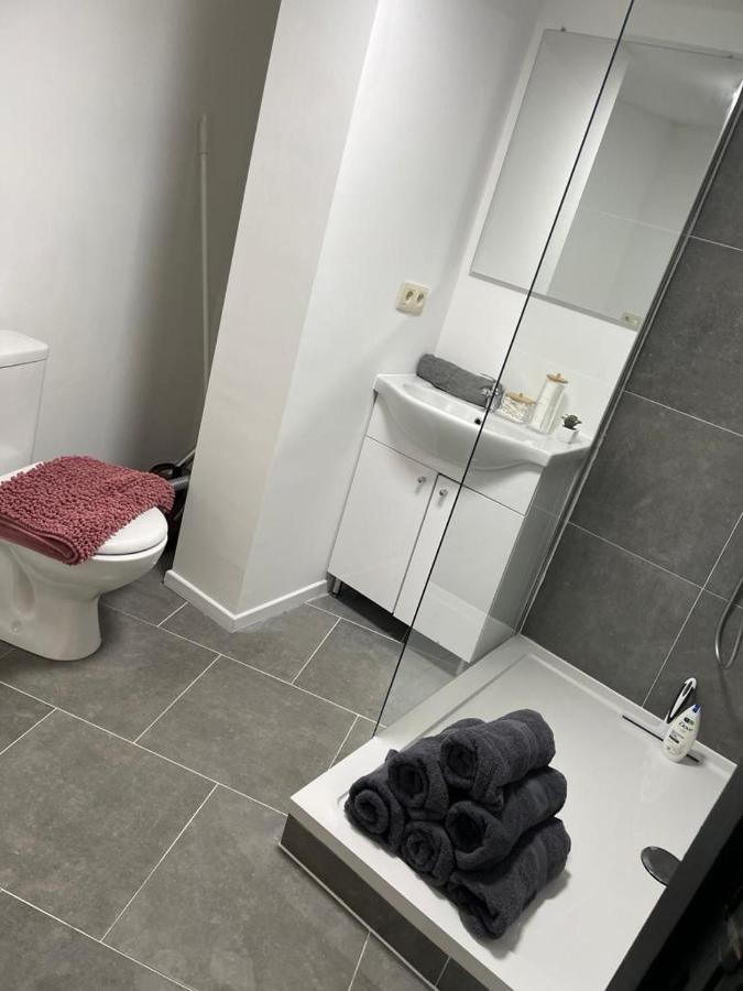 Station 171 Bruxelles-Charleroi-Airport Apartment Екстериор снимка