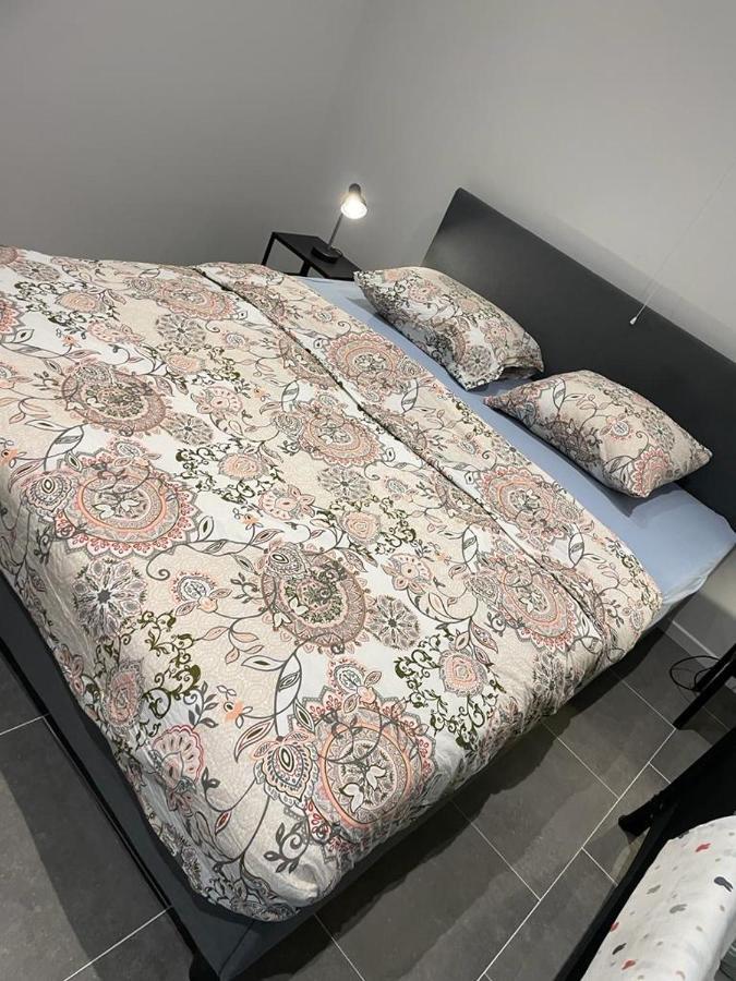 Station 171 Bruxelles-Charleroi-Airport Apartment Екстериор снимка